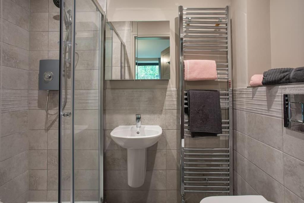Stunning 2Br Next To The City Airport Bhd - Free Parking Belfast Esterno foto
